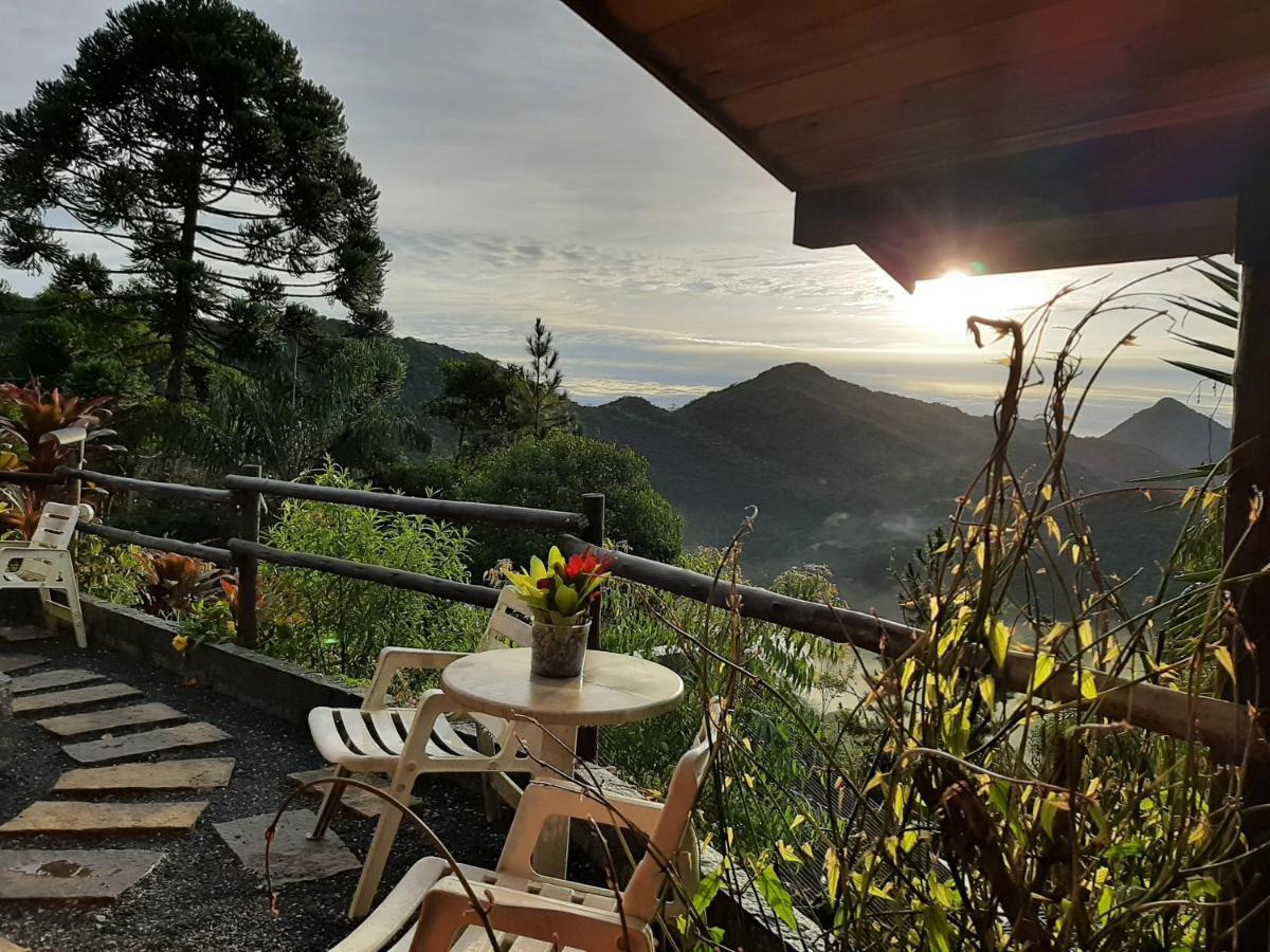 Villa Chalé Pakere Belavista - mirante deslumbrante para vale e montanhas, wi-fi, sauna e piscina à Lumiar Extérieur photo